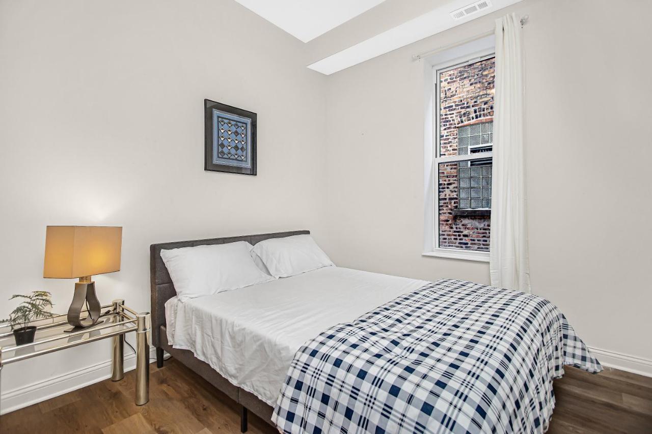 Modern 4Br Just A Block From Cta Pink Line With Pool Table Free Parking Apartment Чикаго Екстериор снимка